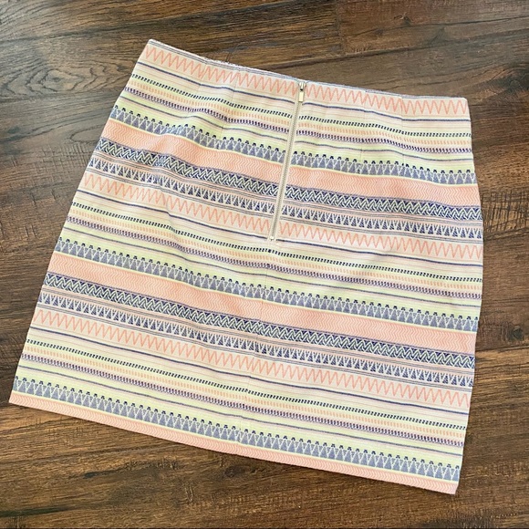 NWOT LOFT Woven Jacquard Mini Skirt Multi color Skirt Size 10 Aztec pattern - Picture 4 of 7